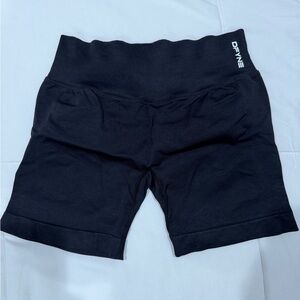 DFYNE shorts